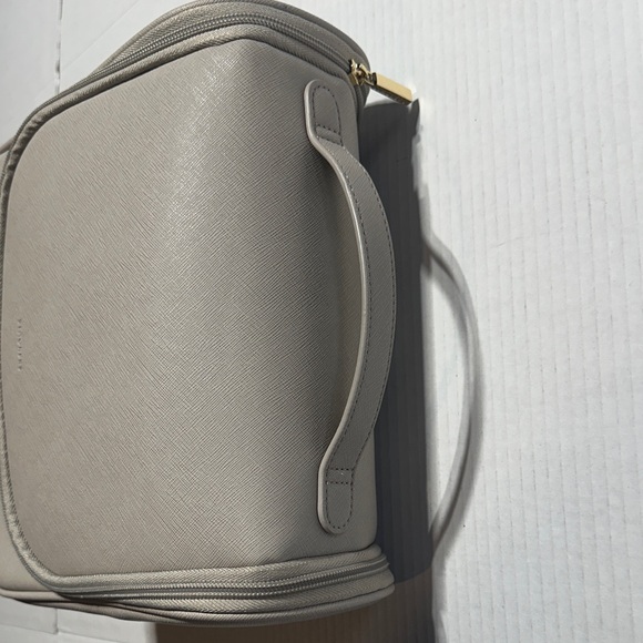 Stackers toiletry tan bag w multiple zippers compartments removable makeup bag - Picture 6 of 13